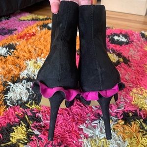 Betsey Johnson Ruffle Back Boots, Size 8